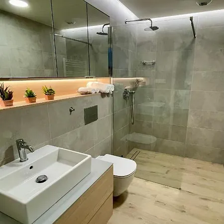 Pinea 410 Przy Plazy Bezplatny Dostep Do Basenu I Saun 100m Od Glownej Promenady, Bezplatny Strzezony Parking! * ポビエロボ